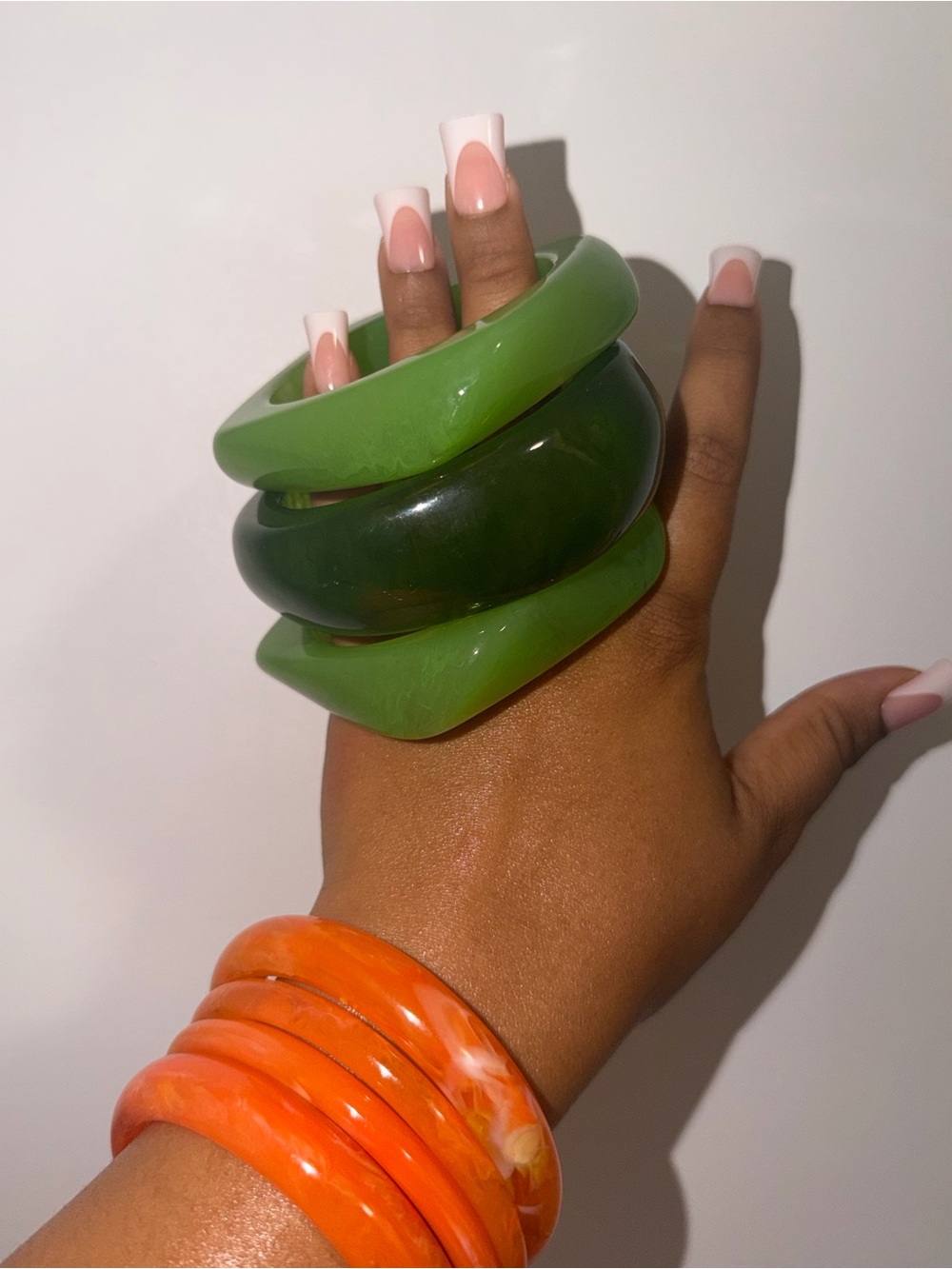 Green Resin Bangle Bracelet Set — Women’s Fashion Jewelry
